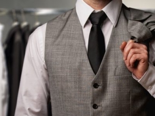 Giặt vest tại nhà đúng cách giúp giữ được phom dáng, chất liệu và độ bền của áo